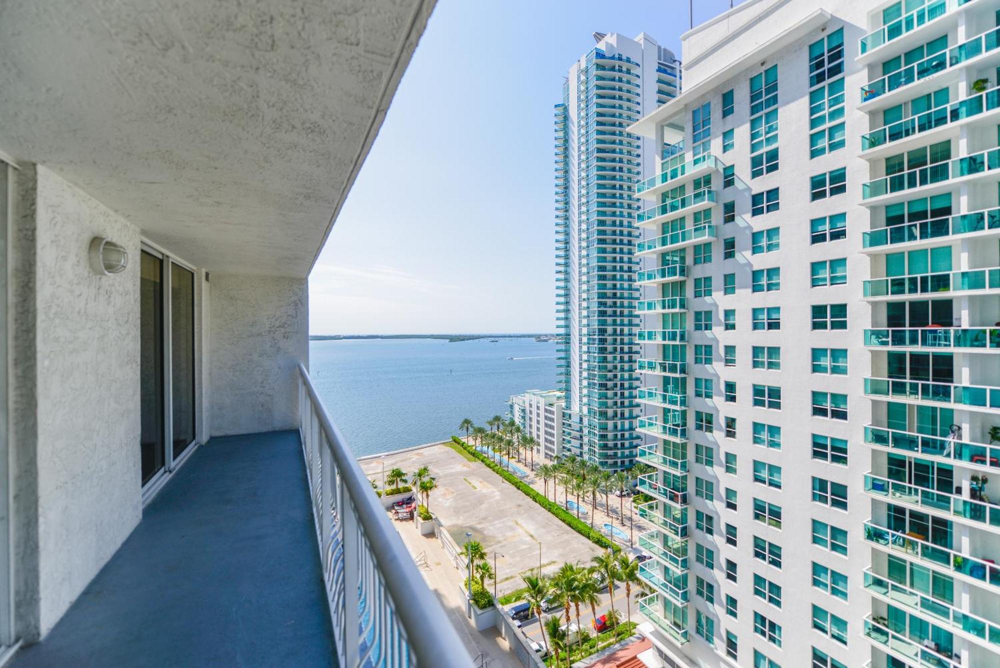 Amazing 3 Bedroom Condo At Brickell With Pool Miami Buitenkant foto